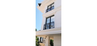 Balkon Korkuluklarında Ferforjenin Büyüsü: Örnekler ve Fikirler