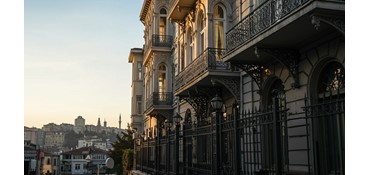 İstanbul Ticari Ferforje Projeleri | Han Ferforje: Estetiği ve Güvenliği Birleştiren Çözümler, İstanbul Ticari Ferforje Projeleri