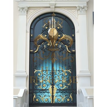 Villa Kapıları