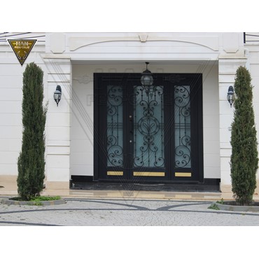 Villa Kapıları